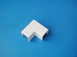 картинка Угол плоский  40х17 (кр.20шт.)ДКС от магазина Электротехника