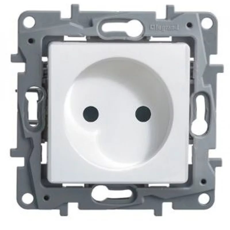 картинка Розетка 1-я 2P 16А СУ механизм белый Etika от магазина Электротехника