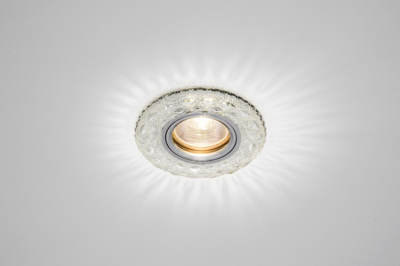картинка Светильник MR-16 GU5.3 с диодн. подсветкой прозр. CRYSTAL LED 6 Max Light !!! от магазина Электротехника