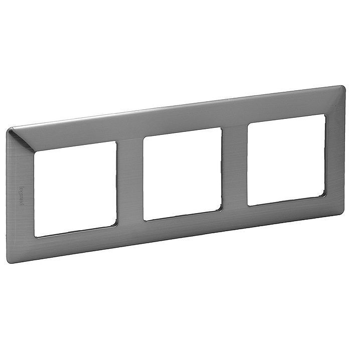 картинка Рамка  3-пост. Сталь Valena LIFE от магазина Электротехника