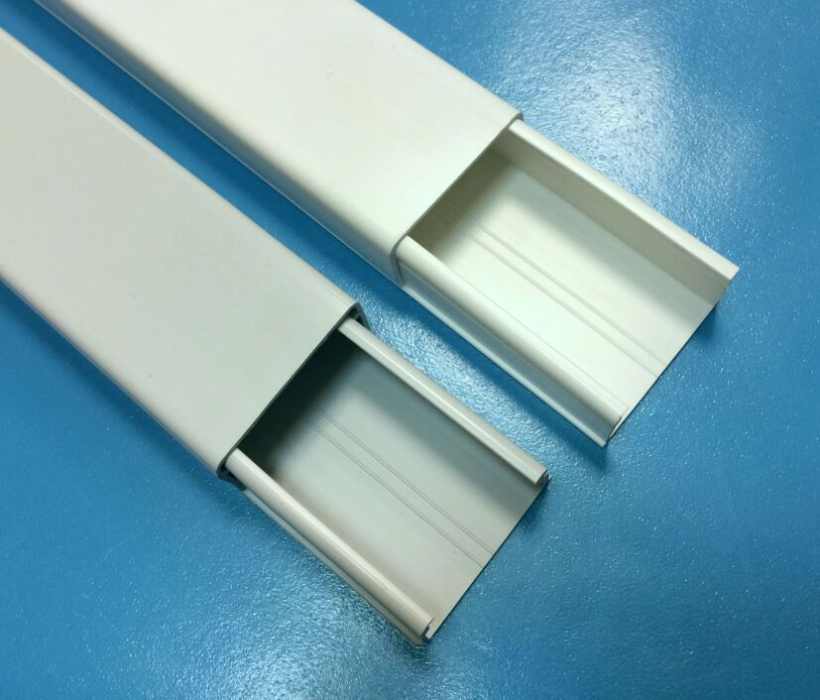 картинка Кабель-канал  40х12,5мм Legrand от магазина Электротехника