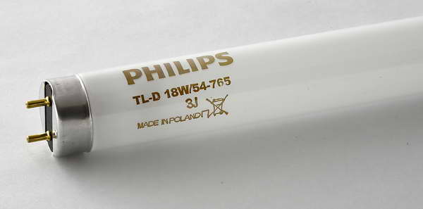 картинка Лампа люм. ЛЛ 600мм 18Вт d26 Т8 G13 днев. св. (цветоперед. 72%) PHILIPS от магазина Электротехника