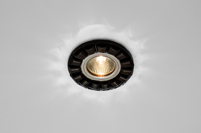картинка Светильник MR-16 GU5.3 c диодной подсветкой, огран. стекло, чёрн. CRYSTAL LED 4 DLACK Max Light !!! от магазина Электротехника