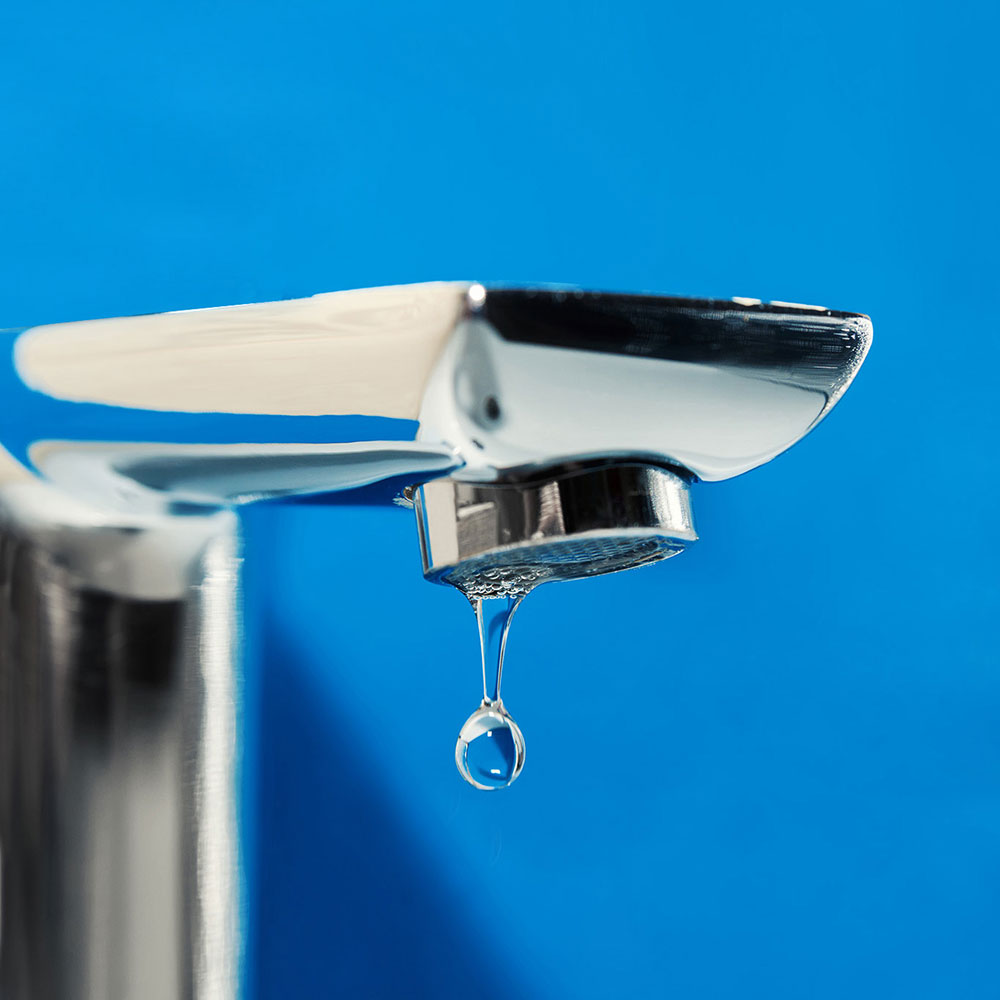 Почему отключают горячую воду, и когда это закончится